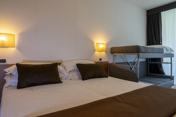 Room 6 of 60