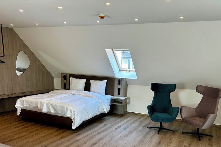 Room 25 of 44