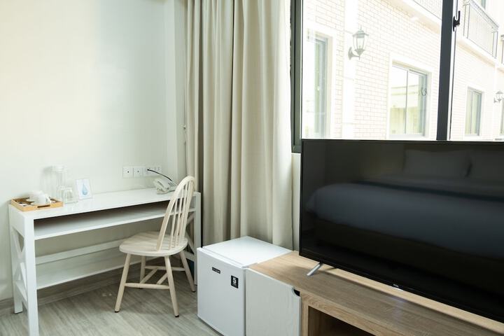Room 33 of 62