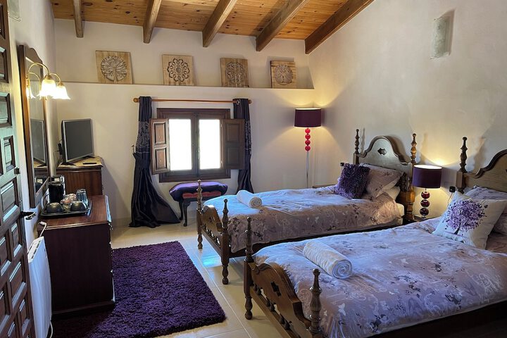 Room 4 of 25