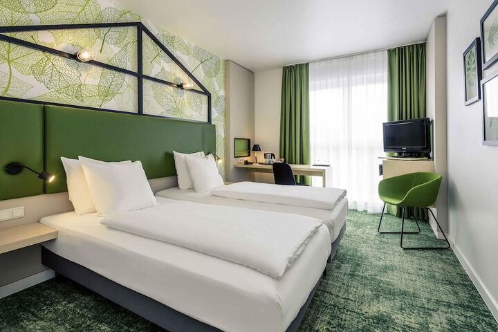 Room 32 of 130