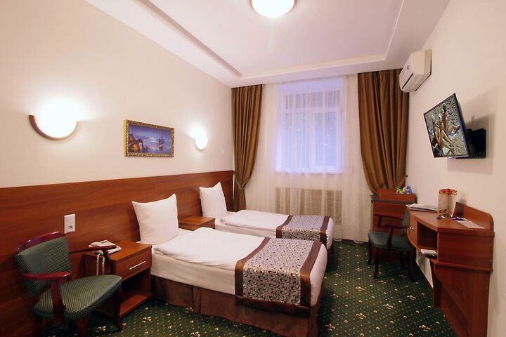 Room 18 of 38