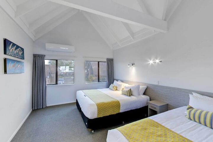 Room 9 of 43