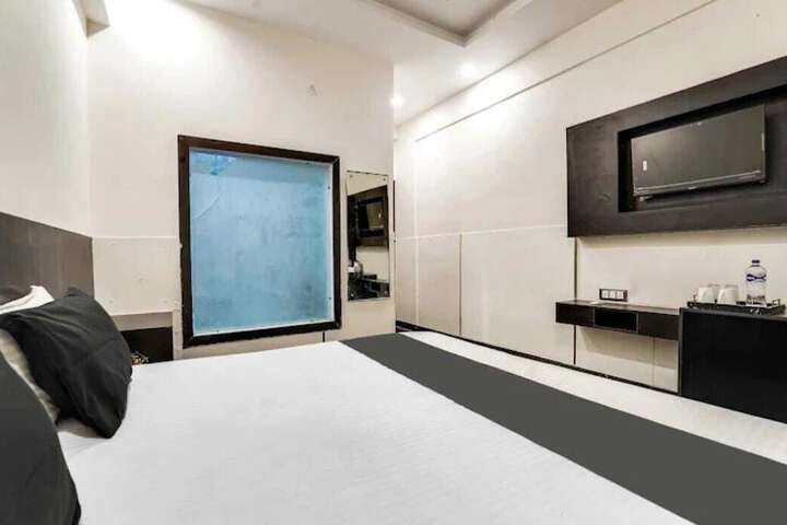 Room 3 of 9