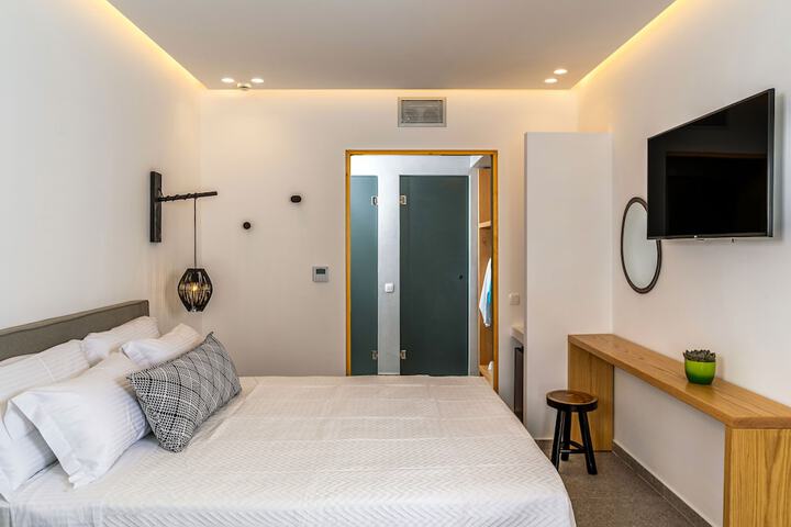 Room 30 of 99