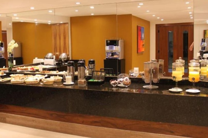 Breakfast/Coffee Service 82 of 105
