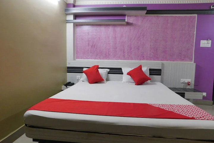 Room 4 of 13