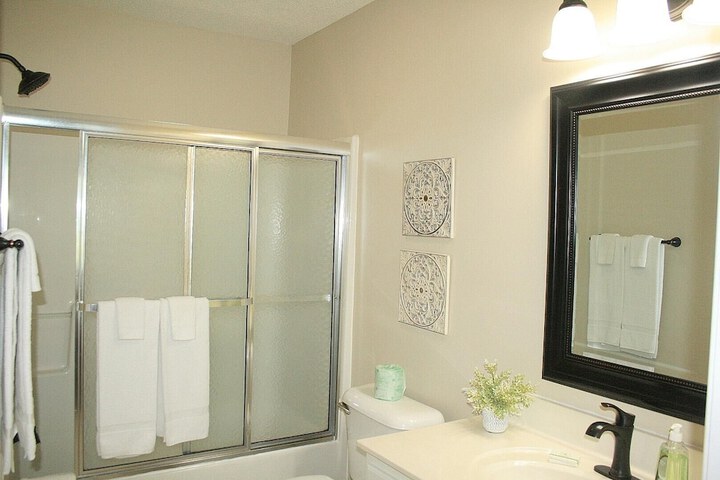 Room 12 of 36