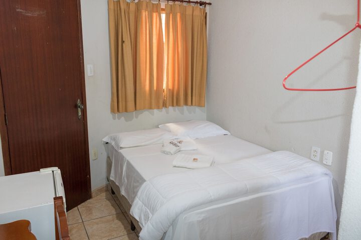Room 21 of 40