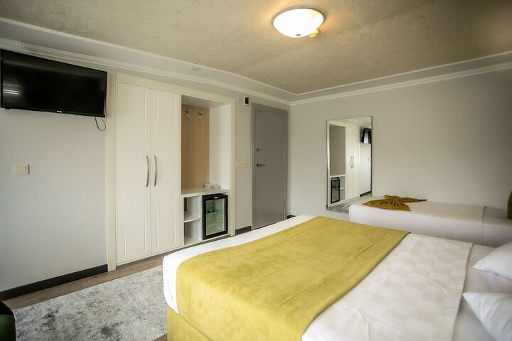 Room 30 of 84