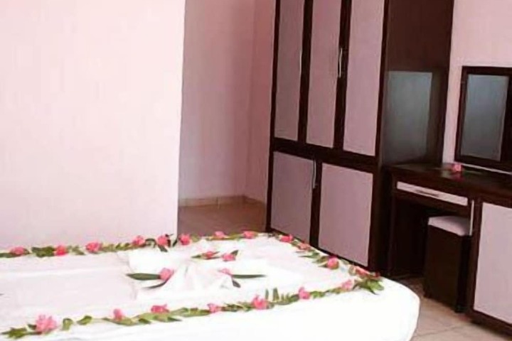 Room 3 of 39