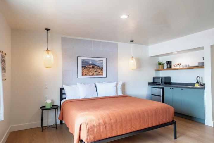 Room 37 of 120