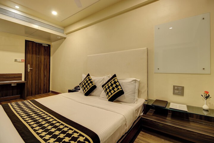 Room 16 of 36
