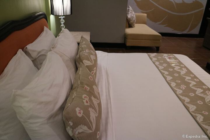 Room 10 of 60
