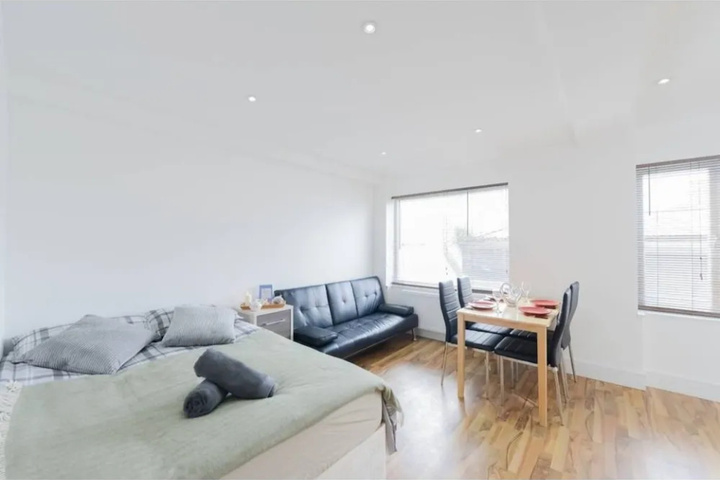 Room 2 of 19