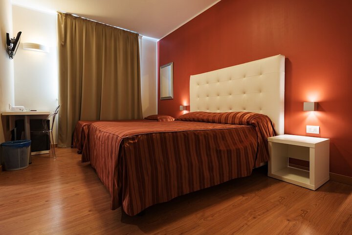 Room 19 of 35