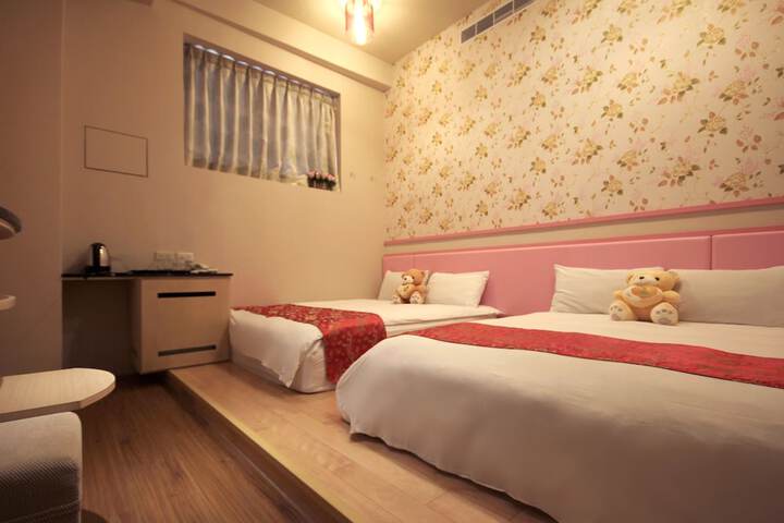Room 5 of 21
