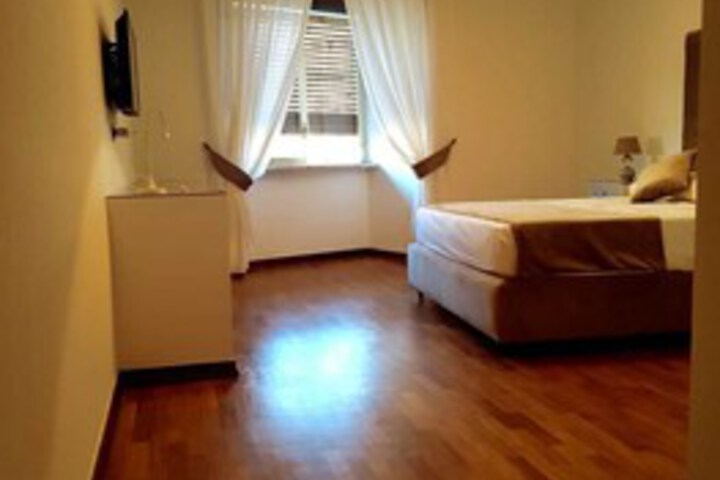 Room 27 of 44