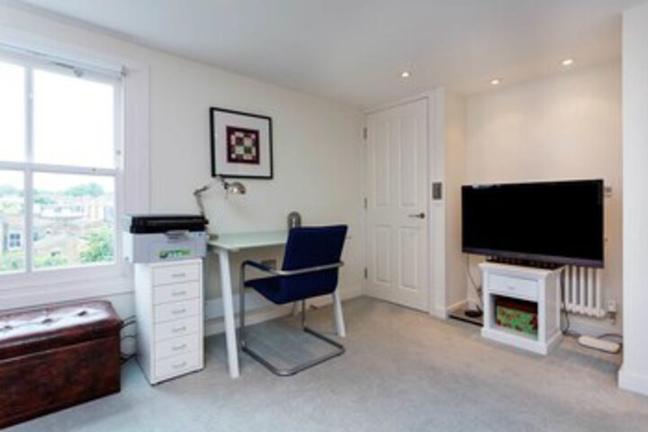 Room 18 of 21