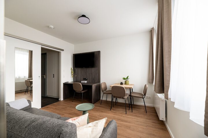 Room 14 of 25