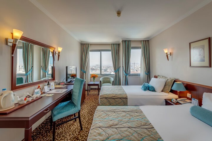 Room 21 of 107