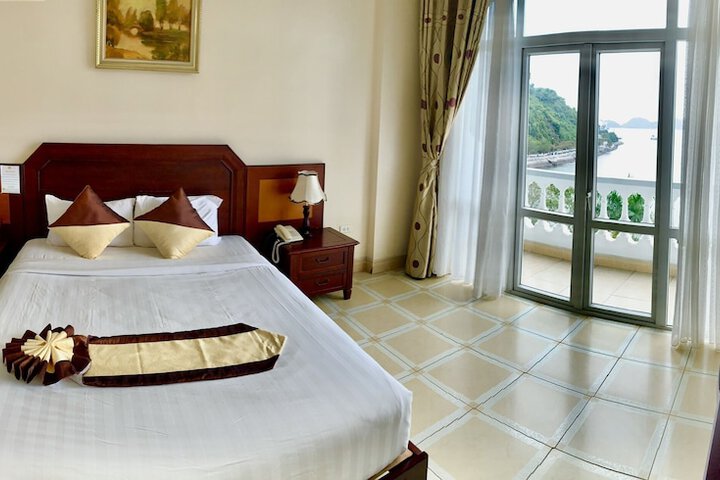 Room 5 of 52
