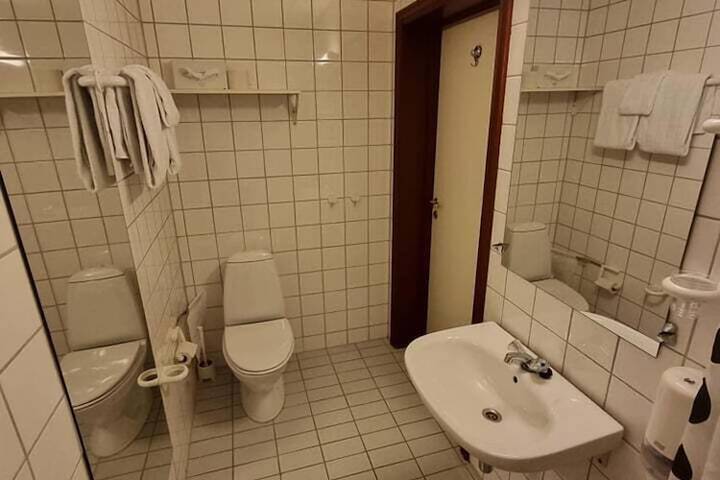 Room 43 of 53
