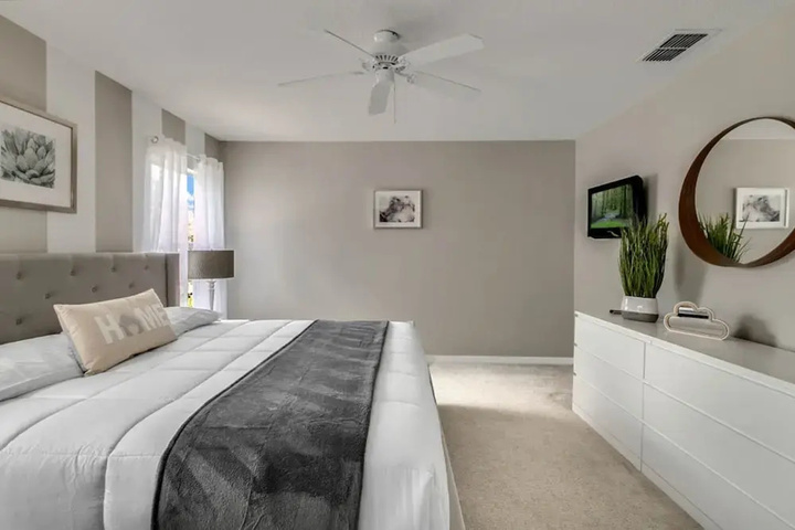 Room 5 of 28