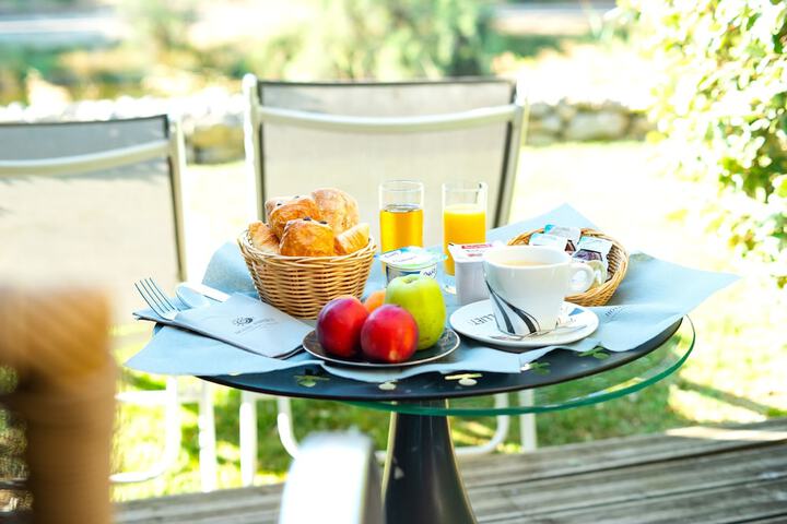 Breakfast/Coffee Service 41 of 65