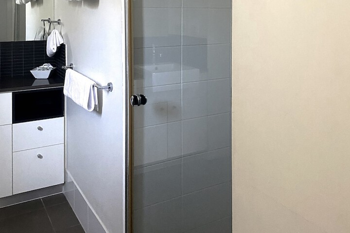 Room 18 of 175