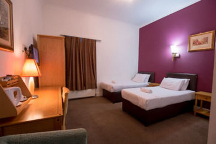 Room 5 of 28