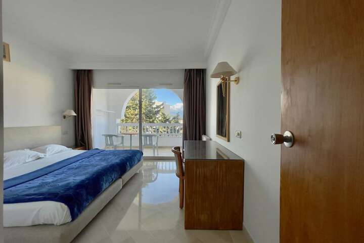 Room 7 of 34