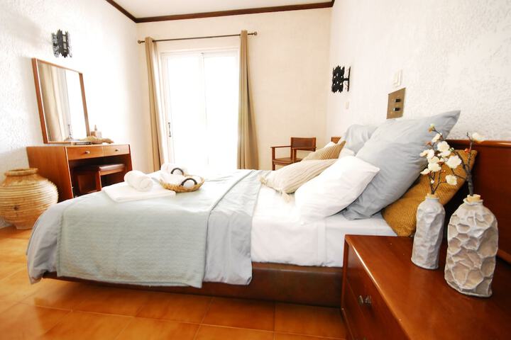 Room 7 of 30