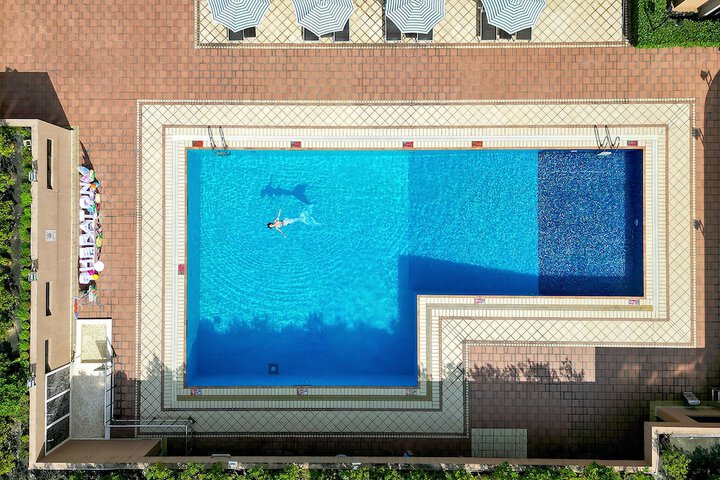 Hotel Pool