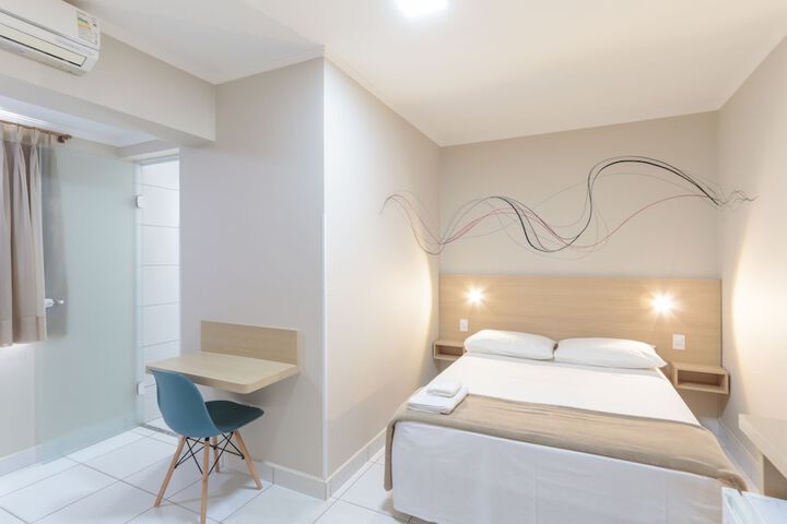Room 4 of 43