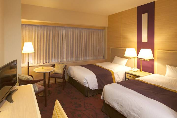 Room 6 of 31