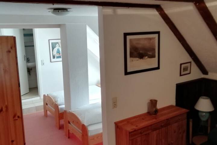 Room 17 of 39