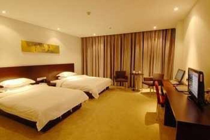 Room 2 of 5