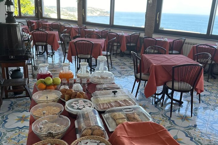 Breakfast/Coffee Service 15 of 19
