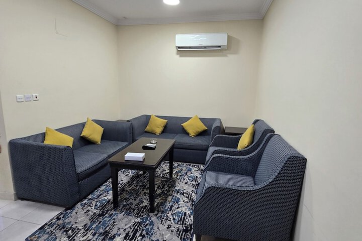 Room 15 of 33