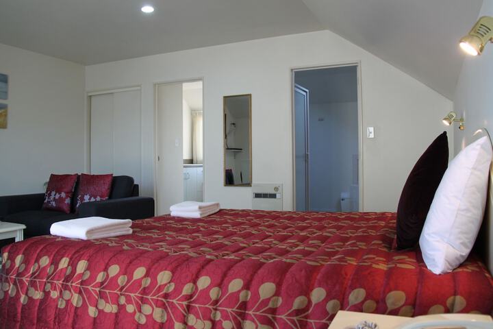 Room 4 of 69