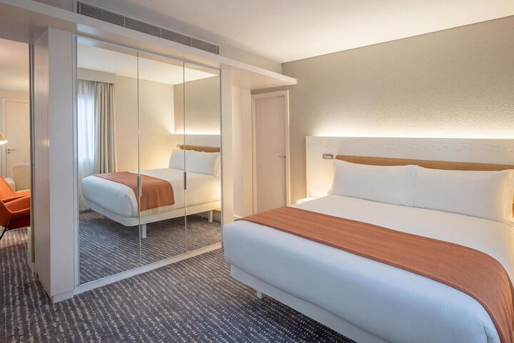Room 45 of 126