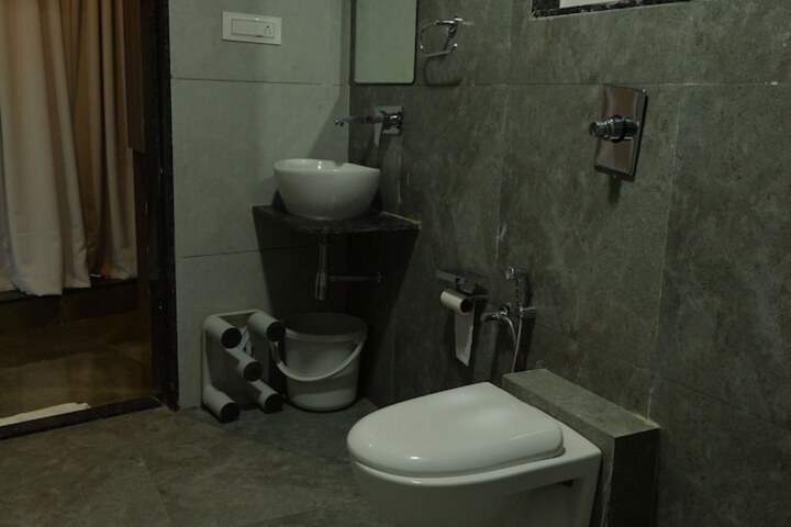 Room 19 of 32