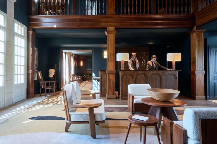Entrance & Lobby