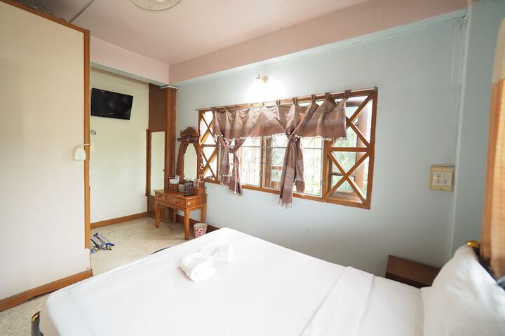Room 7 of 34