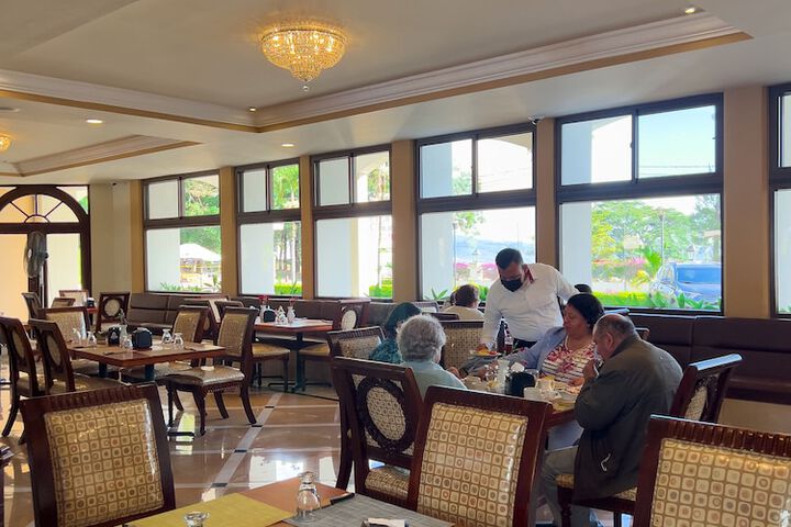 Dining 29 of 68
