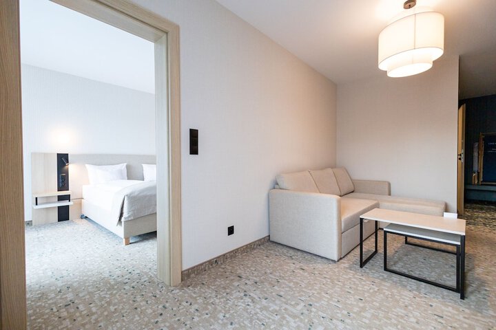 Room 10 of 126