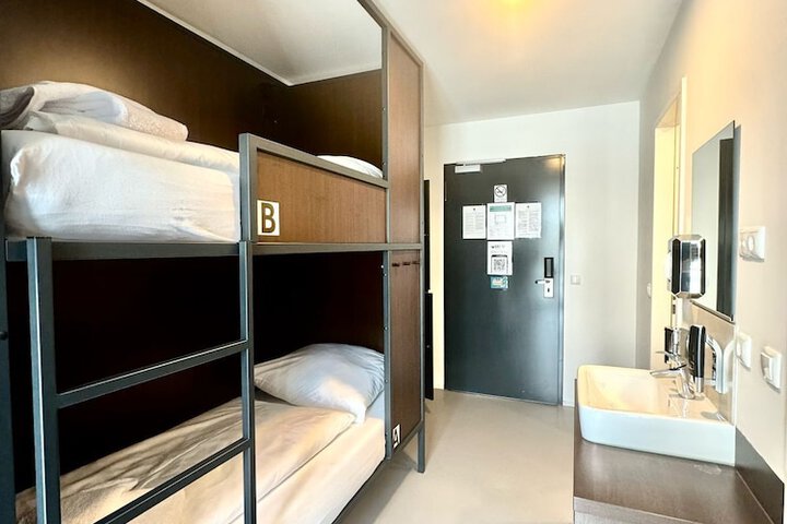 Room 22 of 72