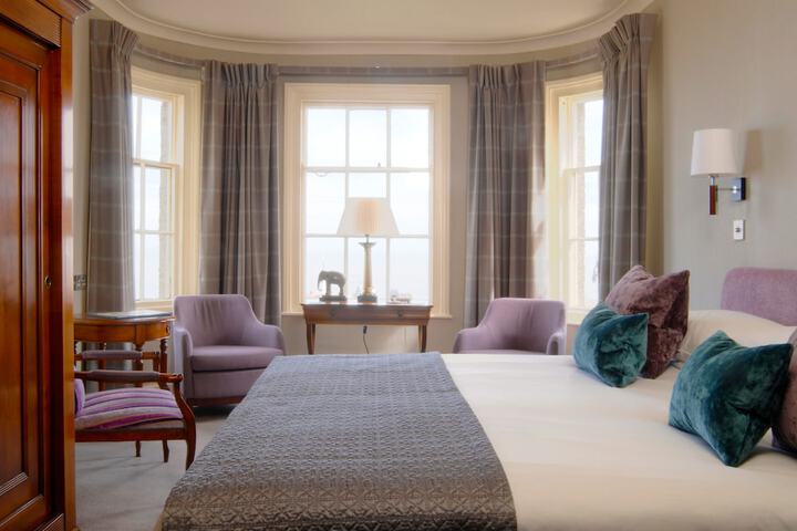 Room 8 of 35