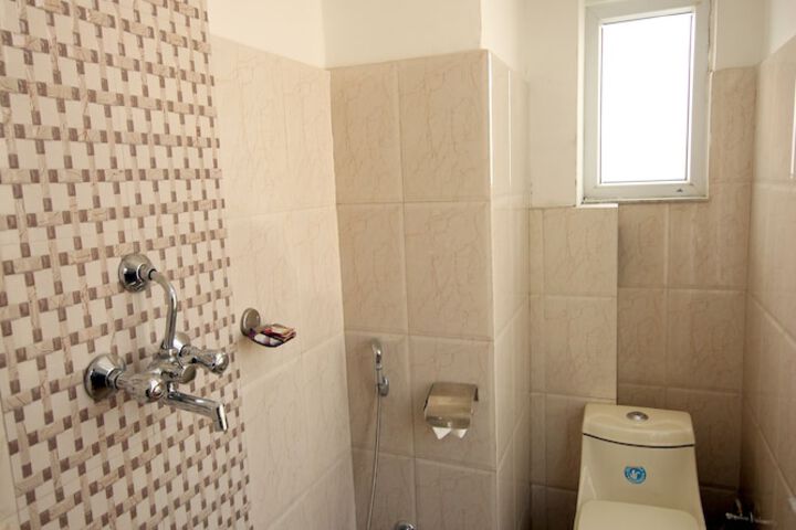 Room 12 of 17